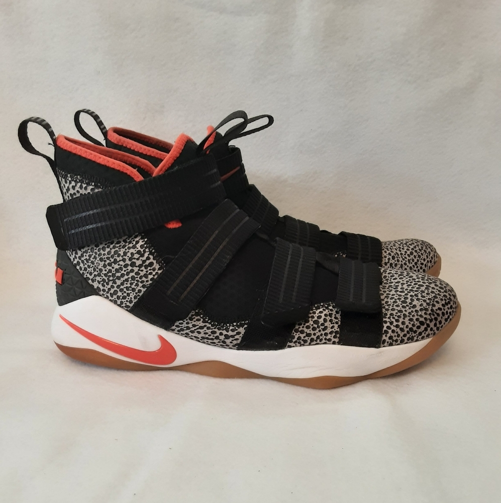 Nike Lebron Safari High Tops - Picture 4 of 12